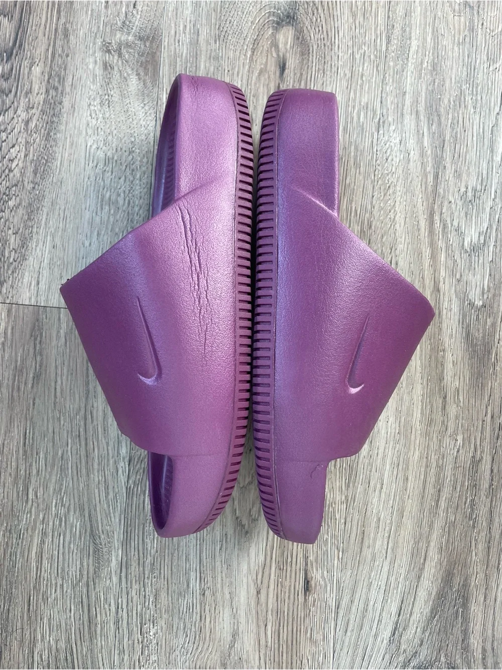 Women Size 8 Nike Calm Slides Bordeaux  Slip on Shoes
